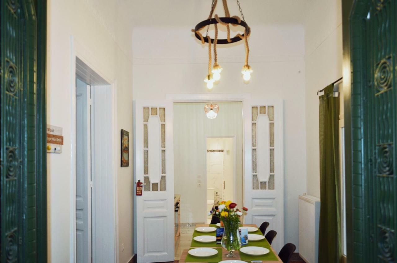 Neoclassical House With Unique Athenian Yard ภายนอก รูปภาพ